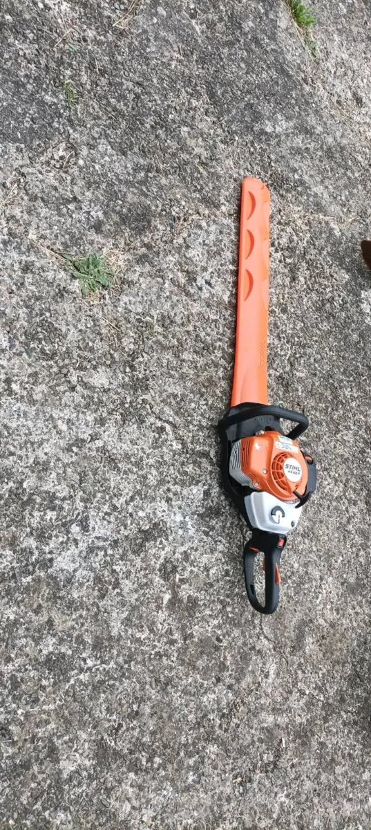Stihl hedge trimmer HS 82 R - Image 1