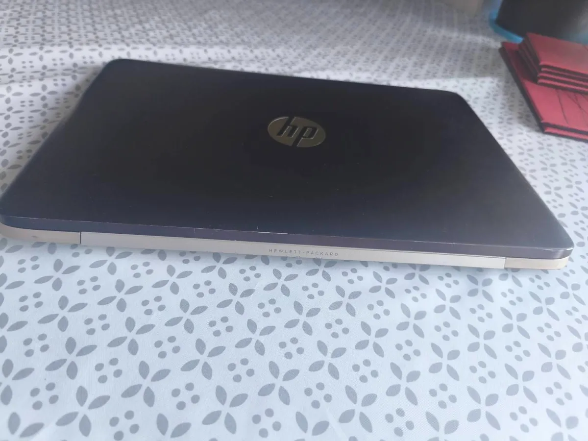 HP laptop - Image 2