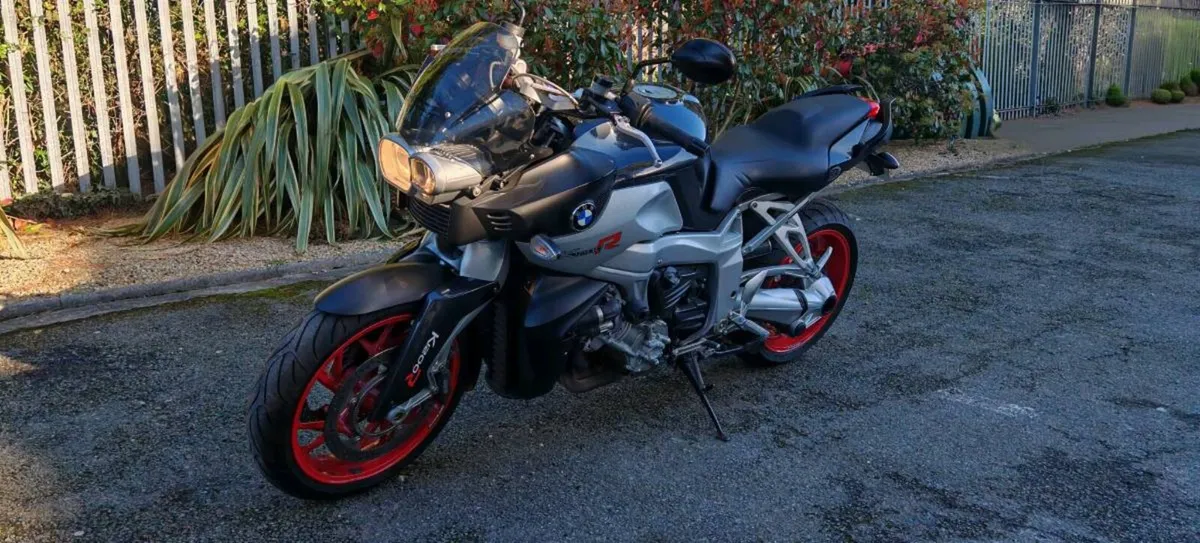BMW K 1200R - Image 1