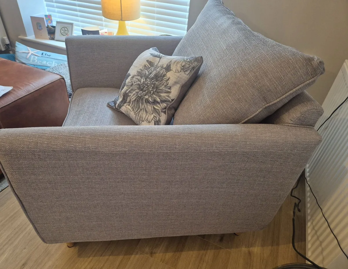 Single Arm Chair - Image 3