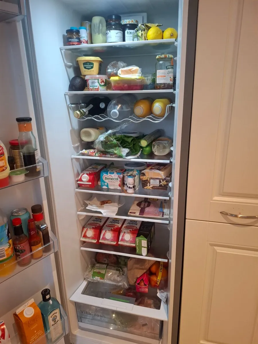 Bosch free standing fridge - Image 1