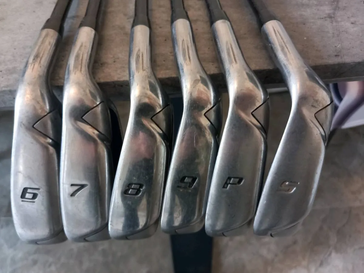 Taylormade golf irons right handed clubs - Image 1