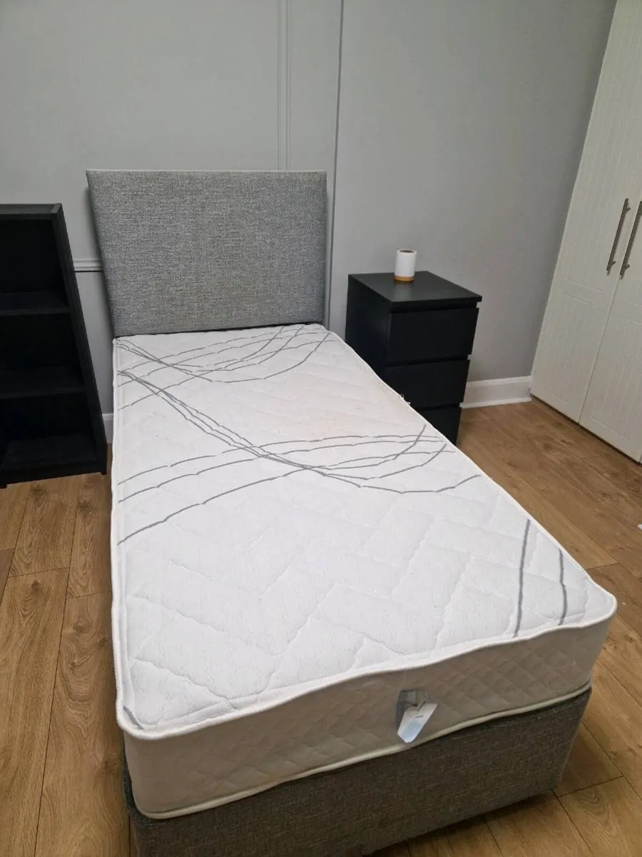 Two single bed - Image 1