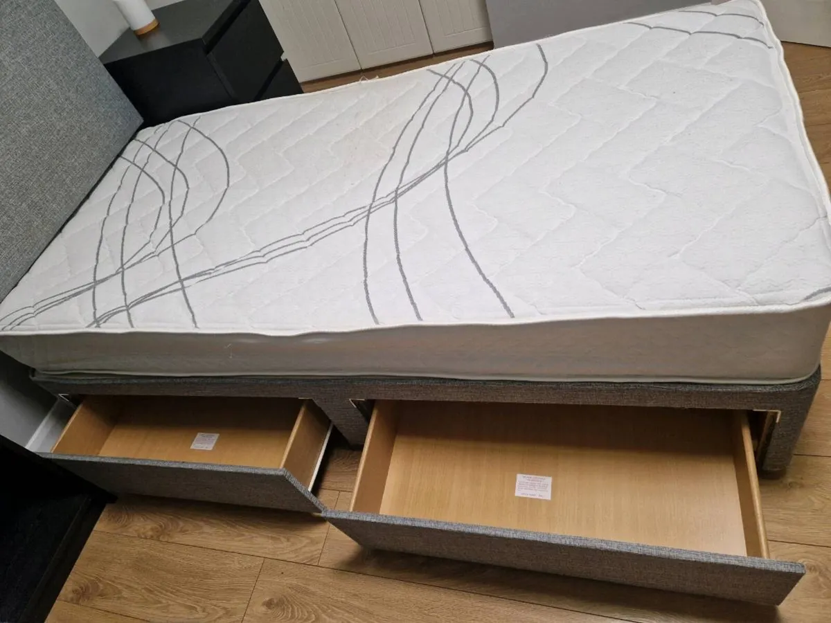 Two single bed - Image 2