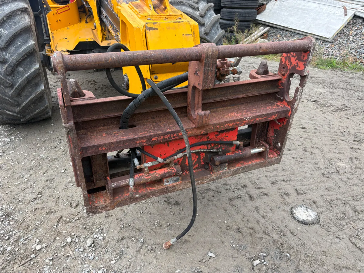 Pin and cone to jcb - Image 2