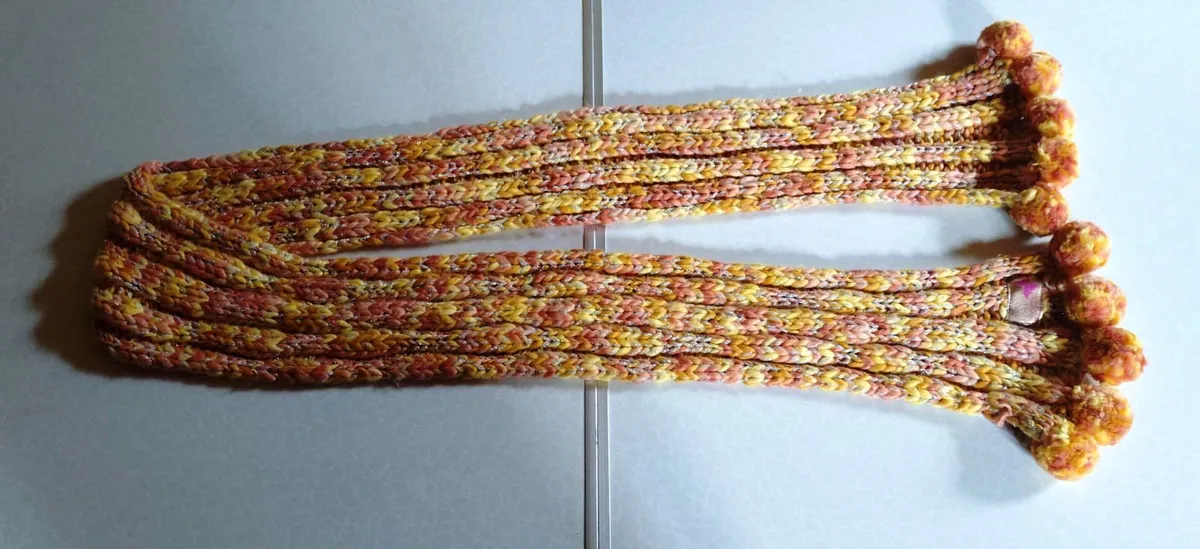 SCARVES, DIFFERENT TYPES (USED). - Image 1
