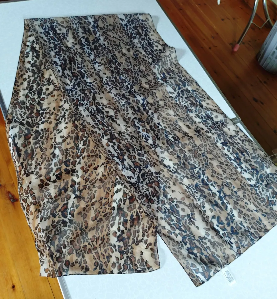 SCARVES, DIFFERENT TYPES (USED). - Image 3