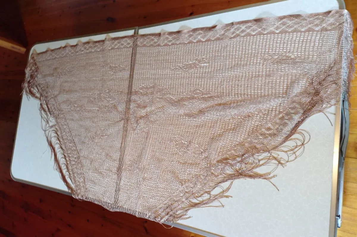 MORE SCARVES, NECK WARMERS (USED). - Image 2