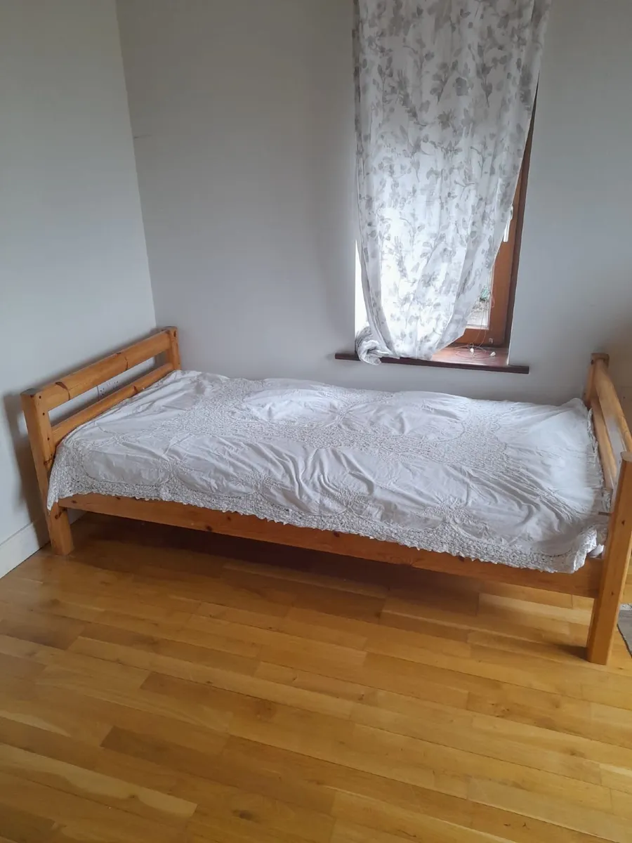 Bed - Image 1