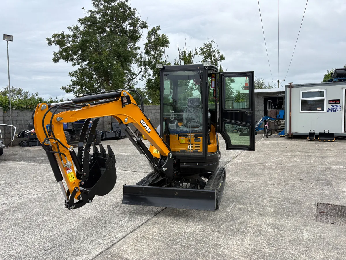 Captok  CK30C Mini Excavator - Image 4