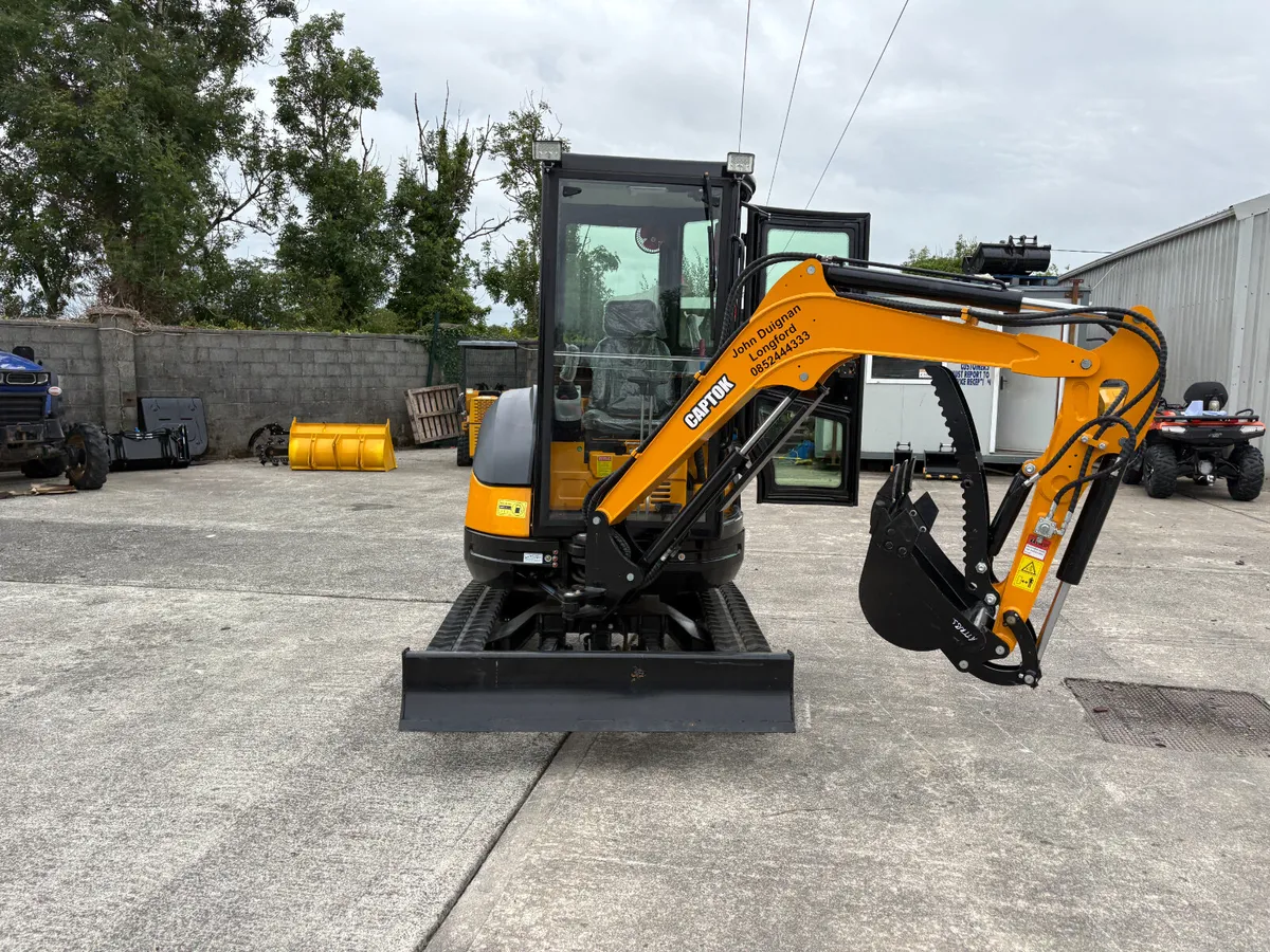 Captok  CK30C Mini Excavator - Image 1