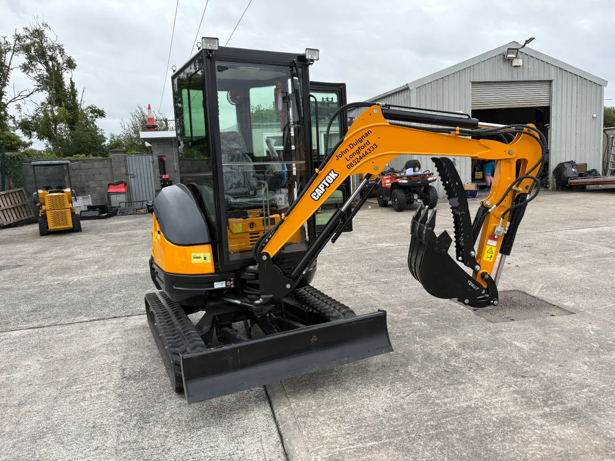 Captok  CK30C Mini Excavator - Image 2