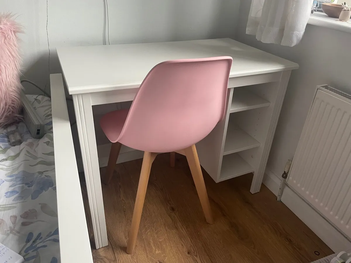 Desk - Image 2