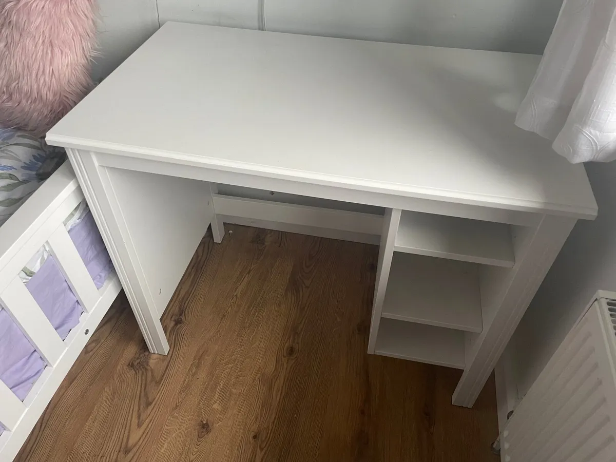 Desk - Image 3