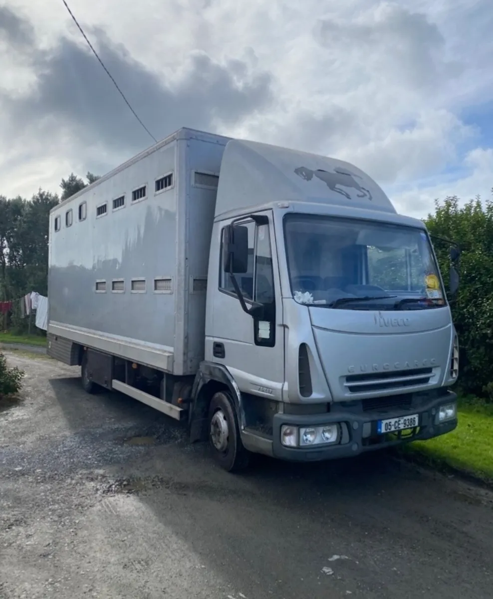 7.5 Tonne Horse Lorry - Image 4