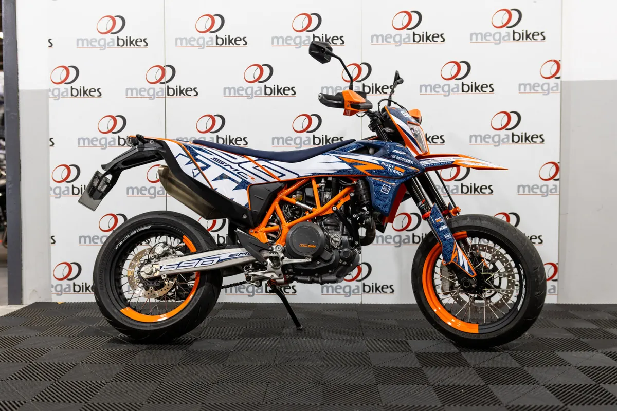 KTM 690 SMCR 2025 - Image 1