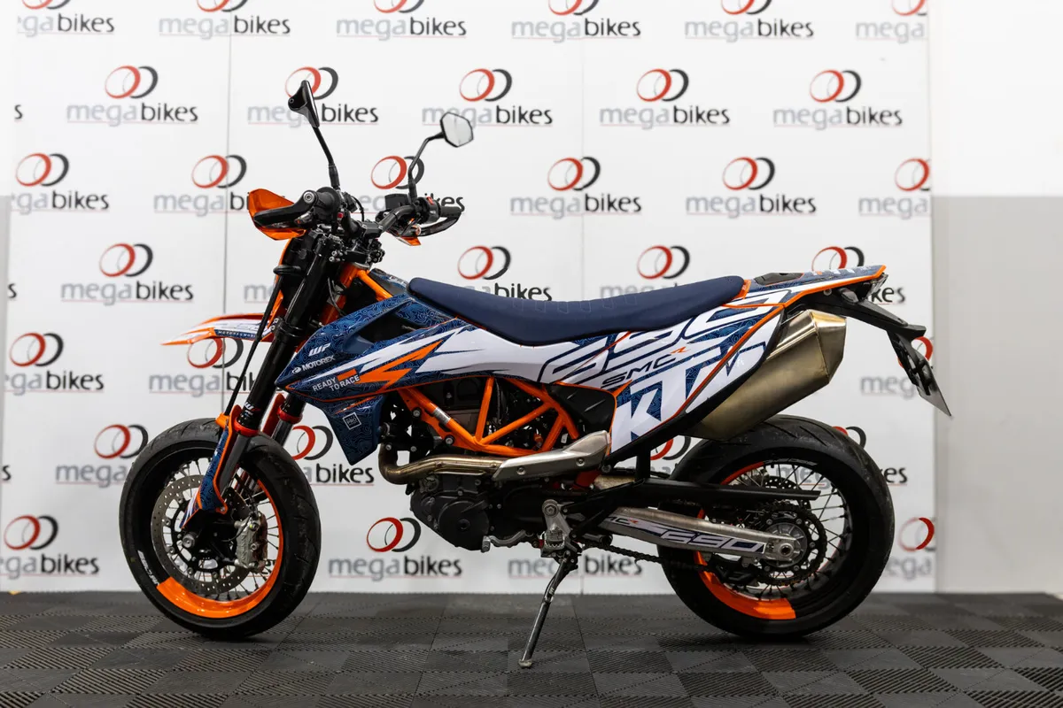 KTM 690 SMCR 2025 - Image 2