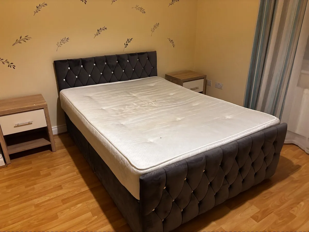 Black Velvet Bed Frame (Double) - Image 3