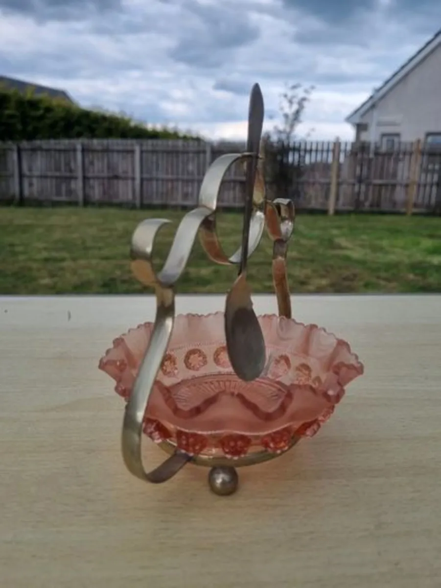 Vintage pink glass jam bowl,  silver-plated stand - Image 2