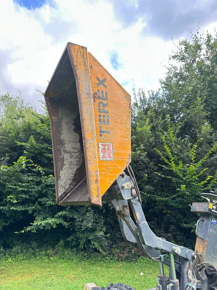 2010 Terex 1000 - Image 1