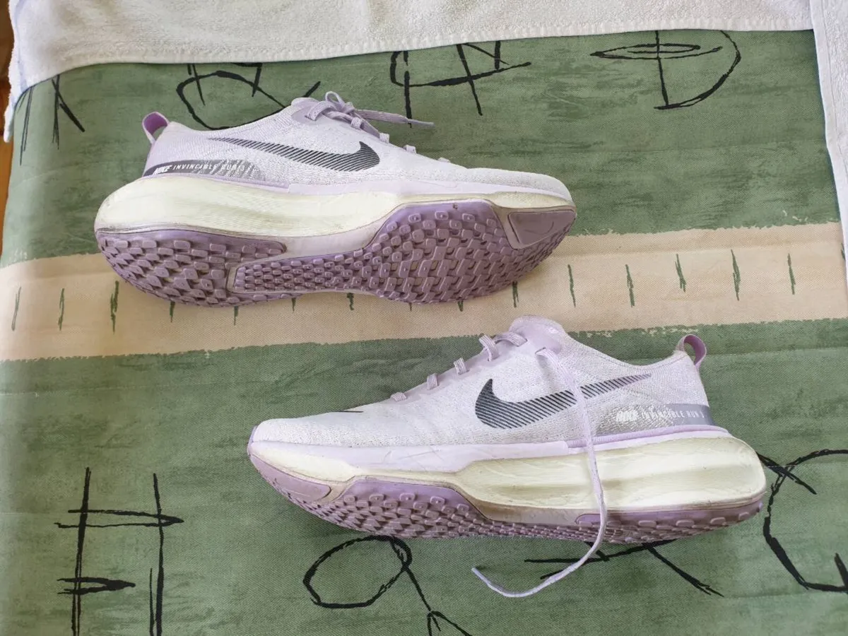 Nike ZoomX Invincible 3 Flyknit Womens Runners - Image 4