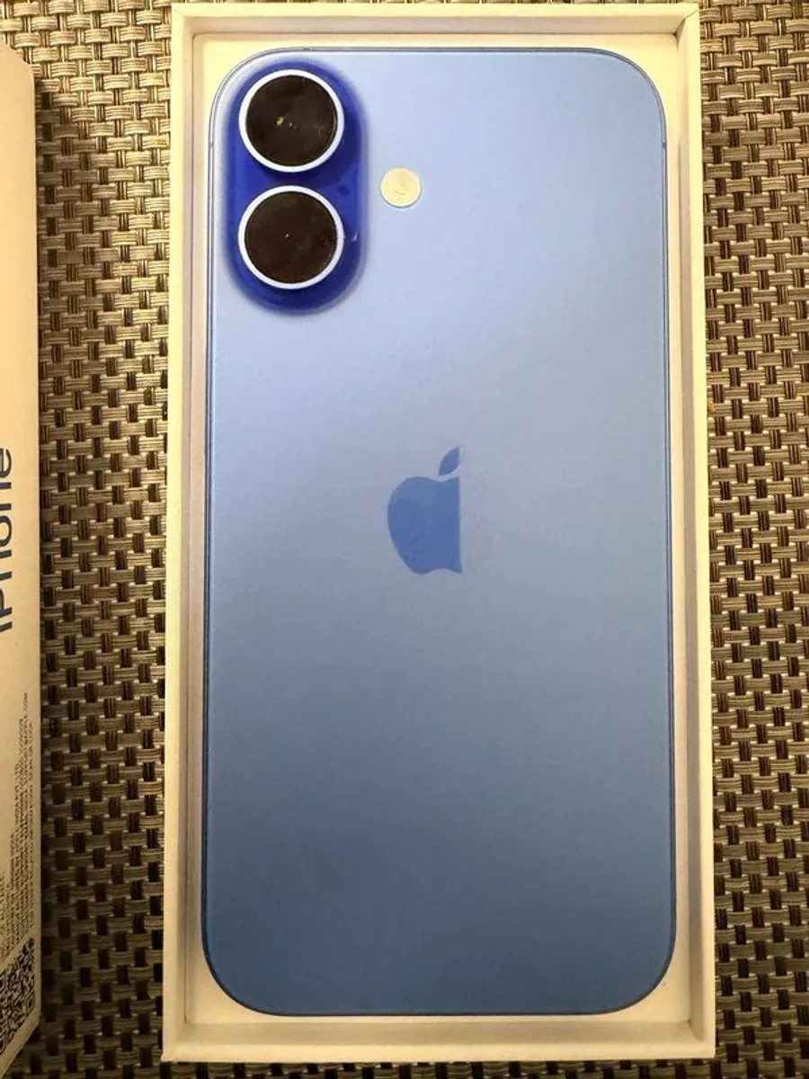 iPhone 16 128GB Ultramarine - Image 2