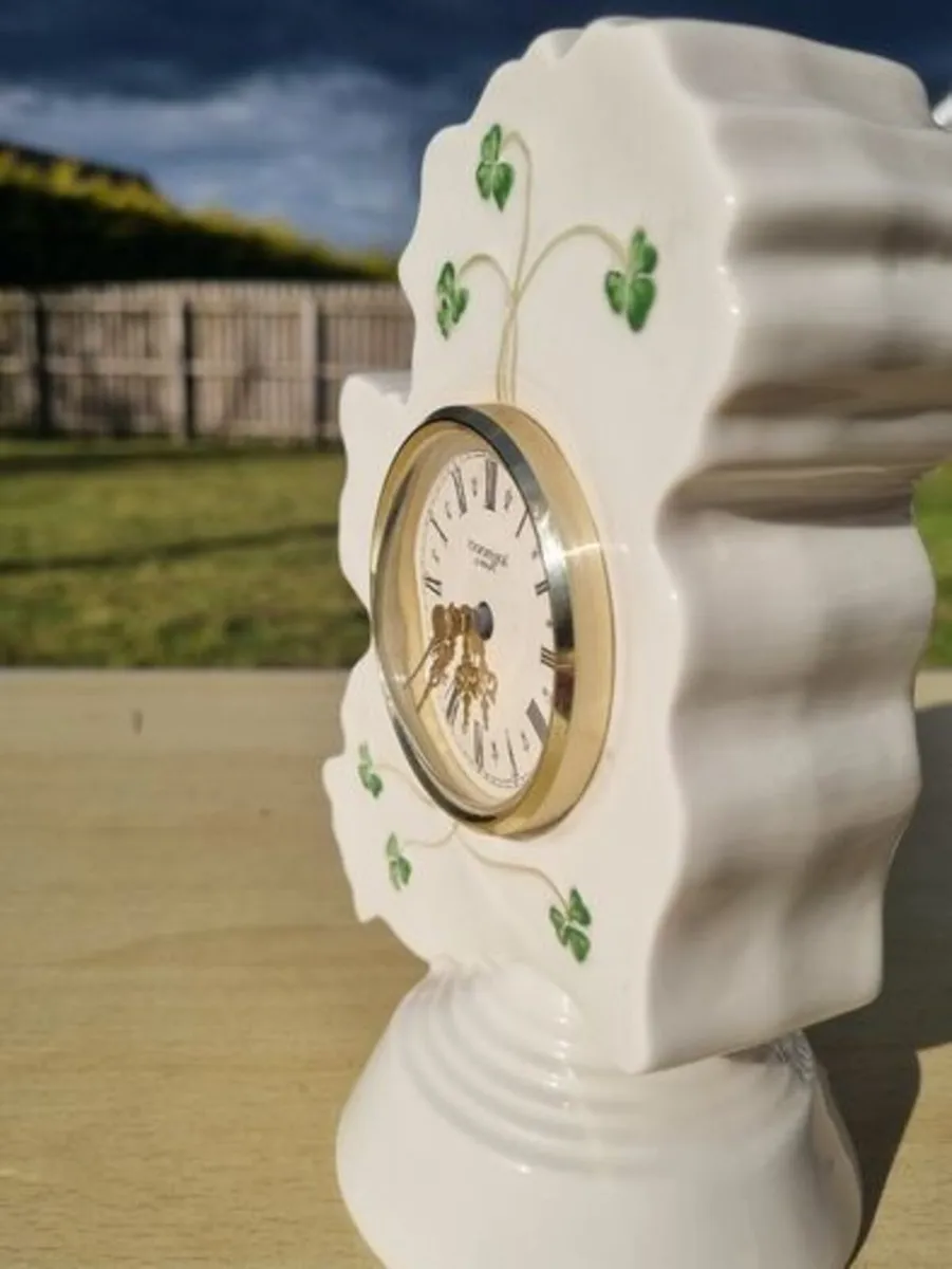Donegal Parian China, an Irish mantel clock - Image 3