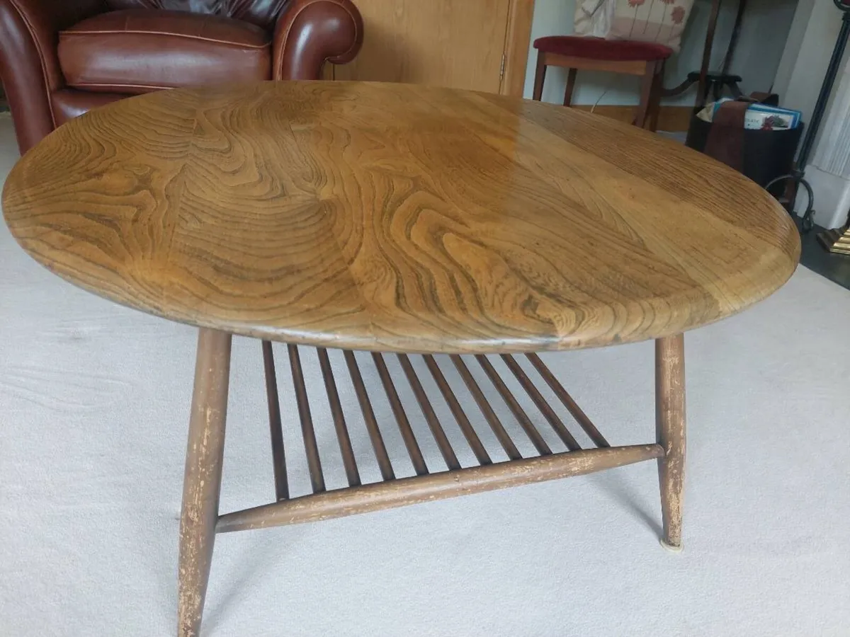 Ercol Windsor - style Oval Coffee Table. - Image 4