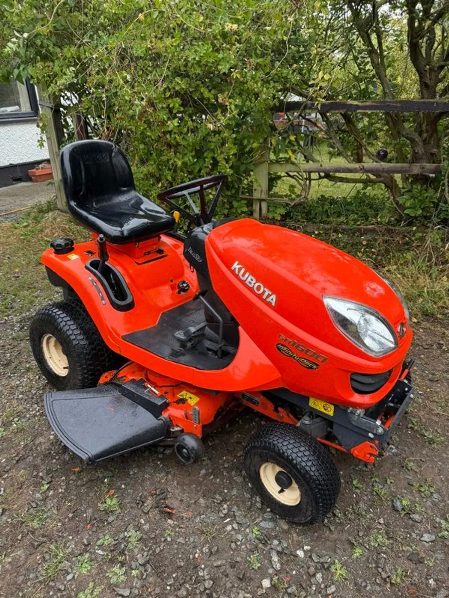 Kubota GR1600 Diesel Ride on Mower 42inch Infinity Deck - Image 1