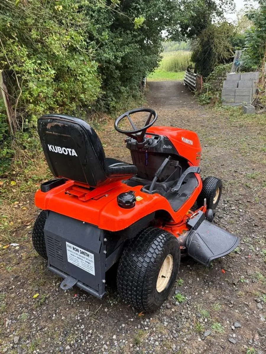 Kubota GR1600 Diesel Ride on Mower 42inch Infinity Deck - Image 3
