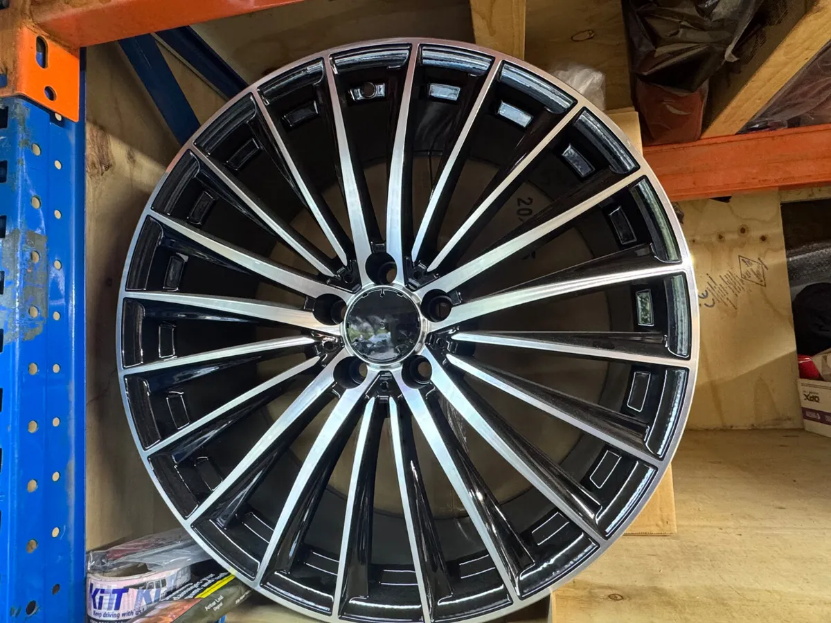 20” Mercedes 5x112 staggered