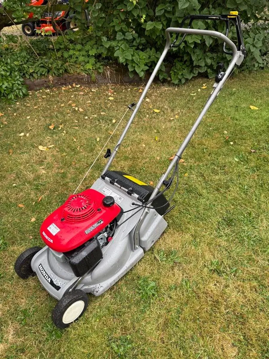 Honda HRB Self Propelled Roller Mower - Image 1