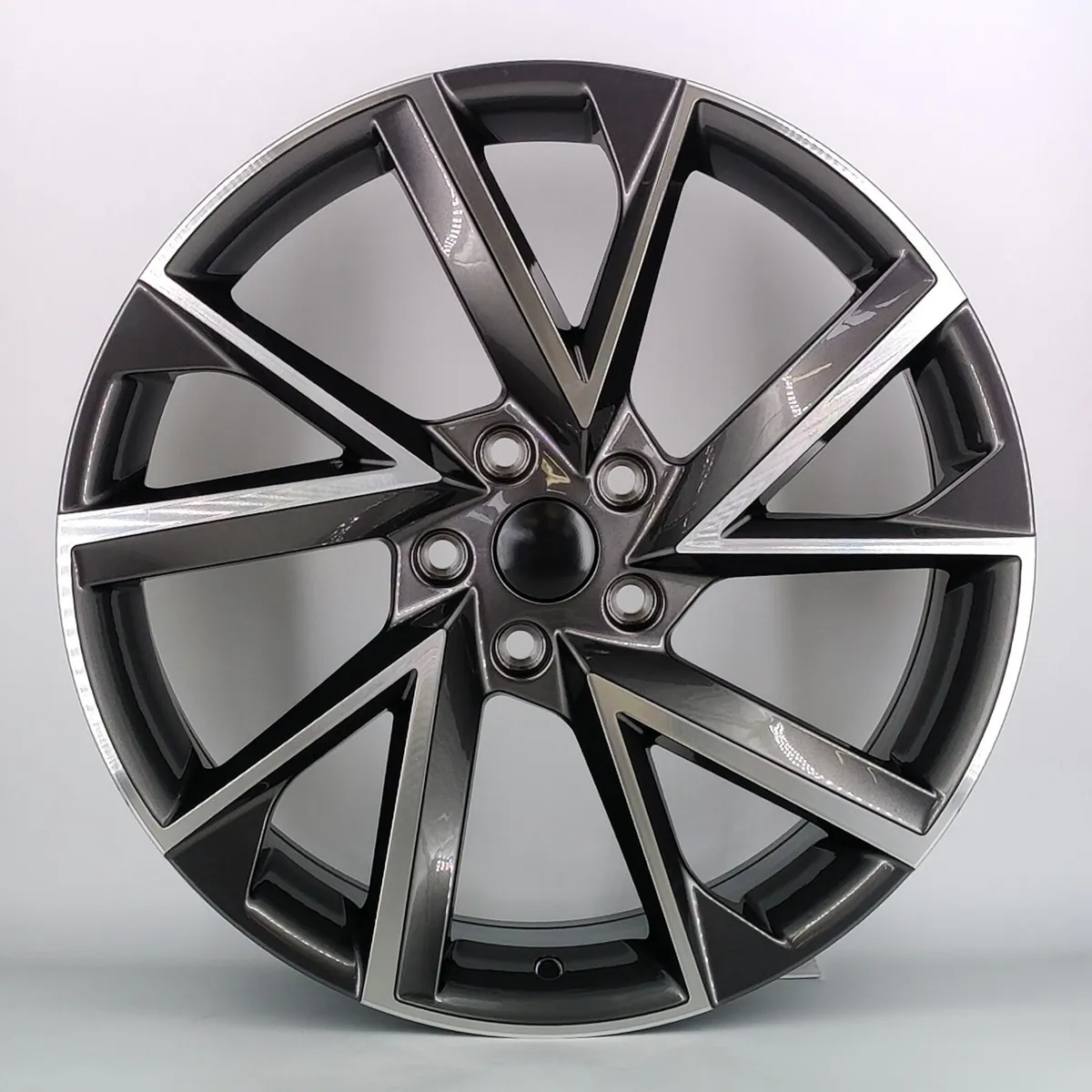 18” grey / pol vega Skoda 5x112