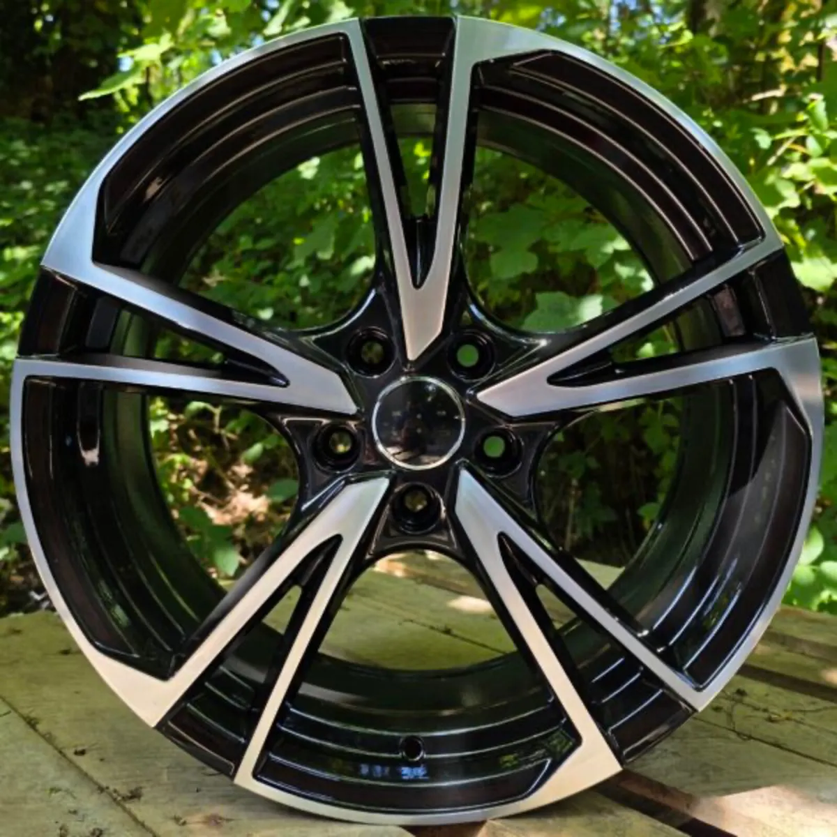 18” vw Skoda seat 5x112 black / pol