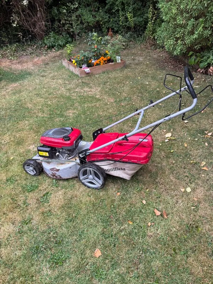 Mountfield Honda Powered Mower - Image 1