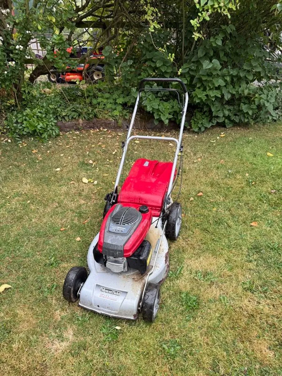 Mountfield Honda Powered Mower - Image 2