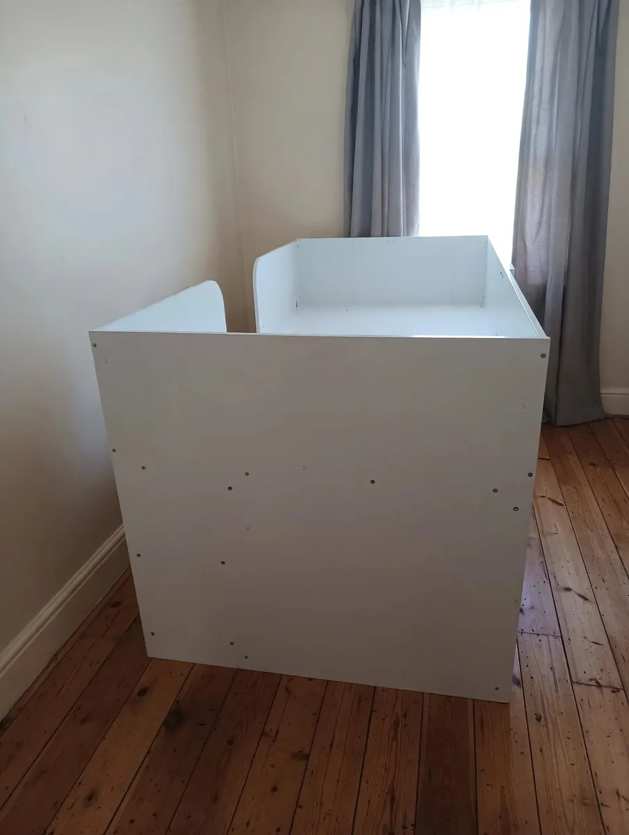 Bed - Image 3