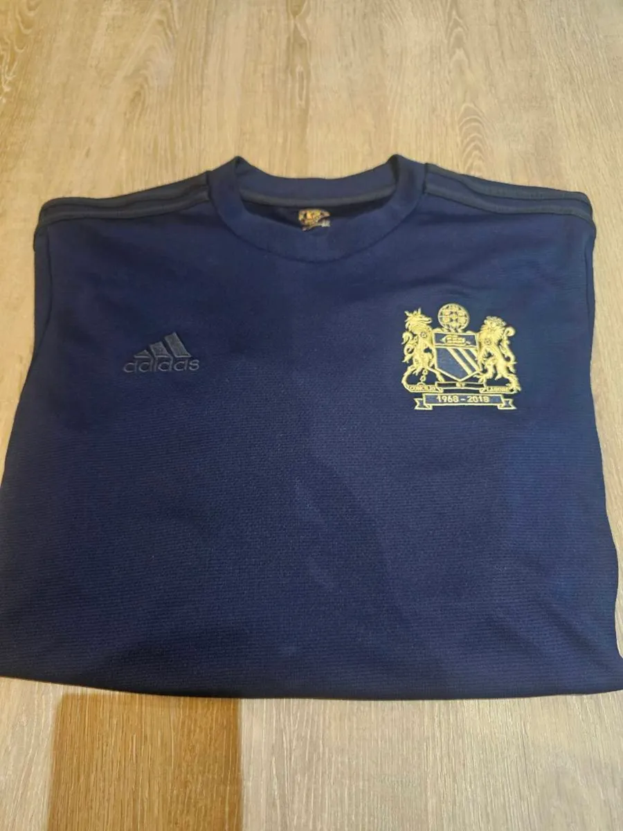 Man United SPECIAL EDITION RETRO vintage jersey - Image 4
