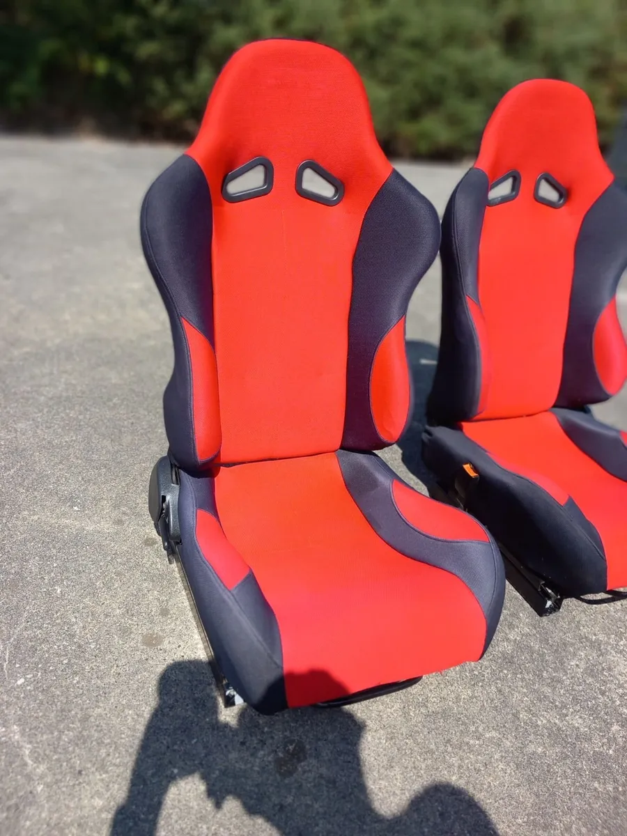 Volkswagen Transporter seats and alloys - Image 3