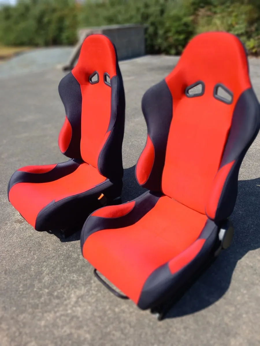 Volkswagen Transporter seats and alloys - Image 2