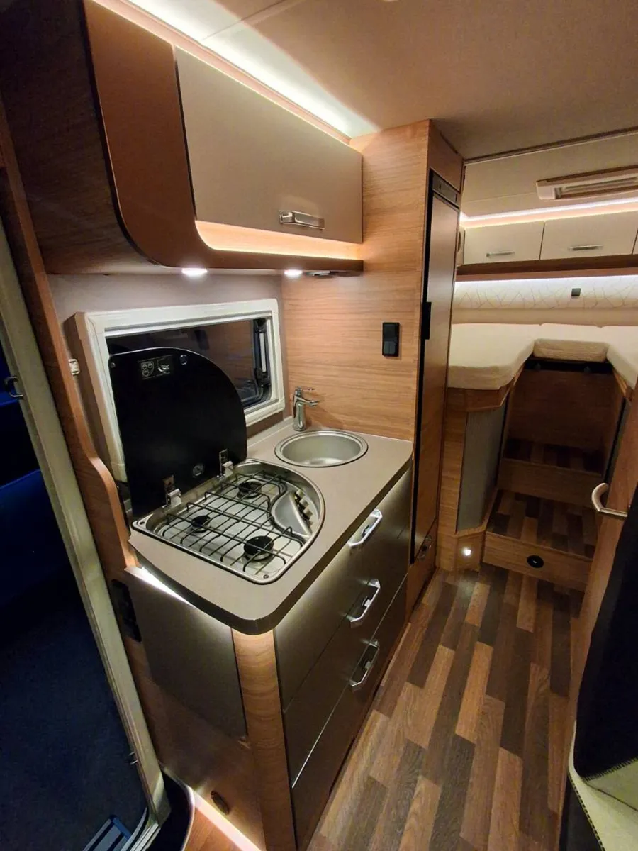 2025 Weinsberg CaraCompact - Image 3