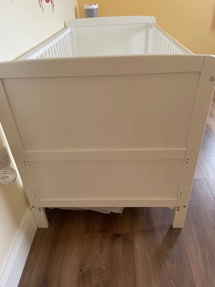 Cot with mattress - Image 2