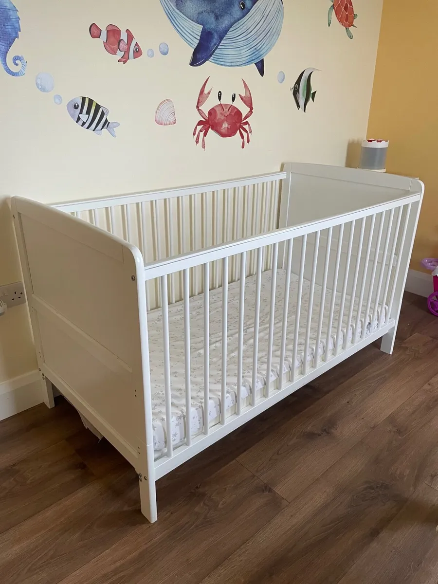 Cot with mattress - Image 1