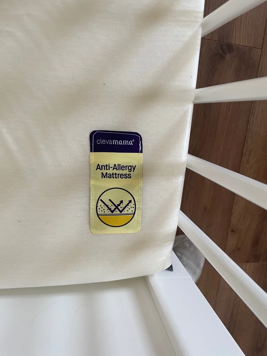 Cot with mattress - Image 3