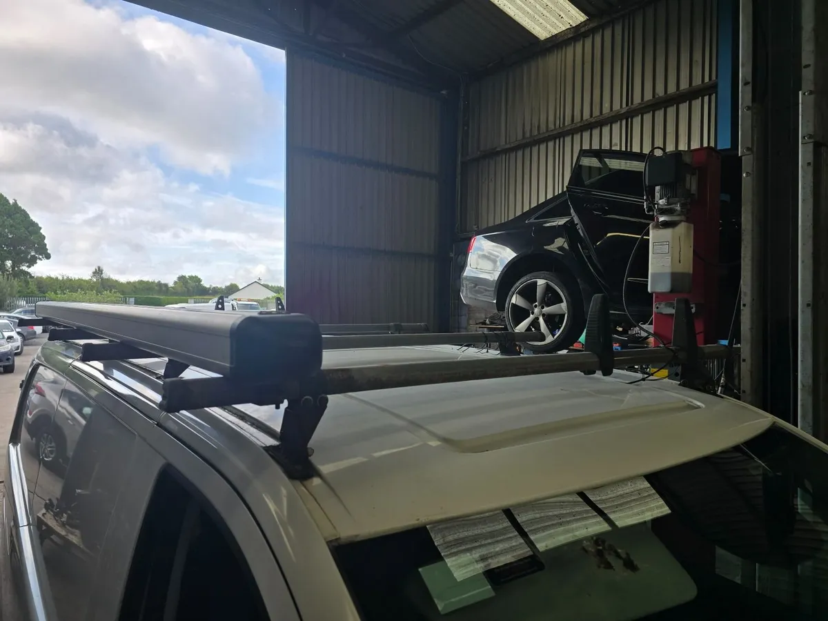Mercedes Vito W447 Roof Bars + 3m Lockable Pipe Ca - Image 2