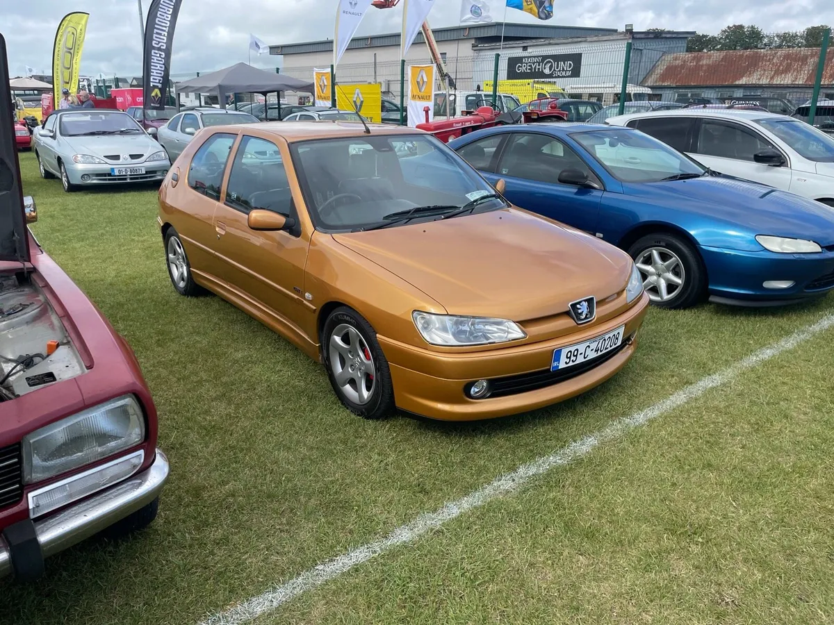 Annual Kilkenny French Car Display - Image 4