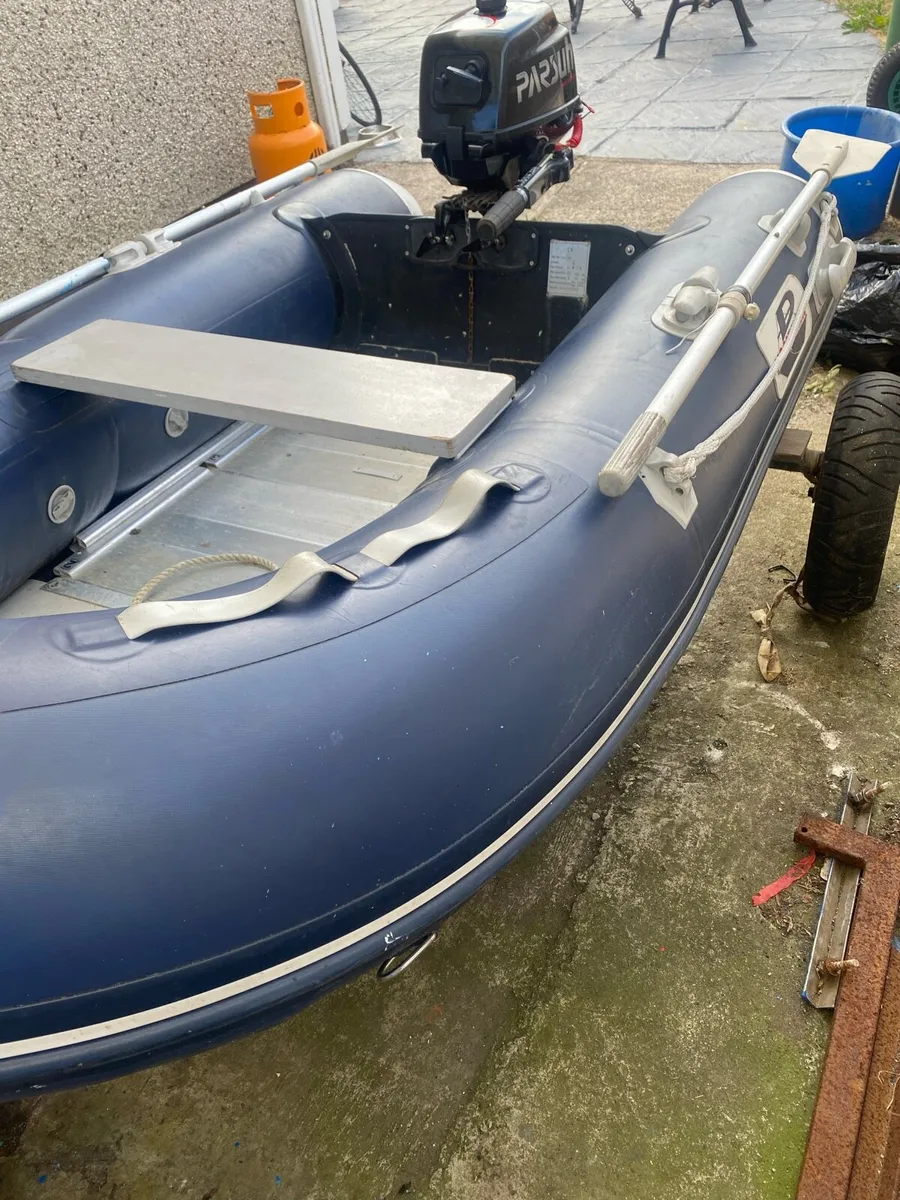 2.7 metre inflatable with launching trolley - Image 3