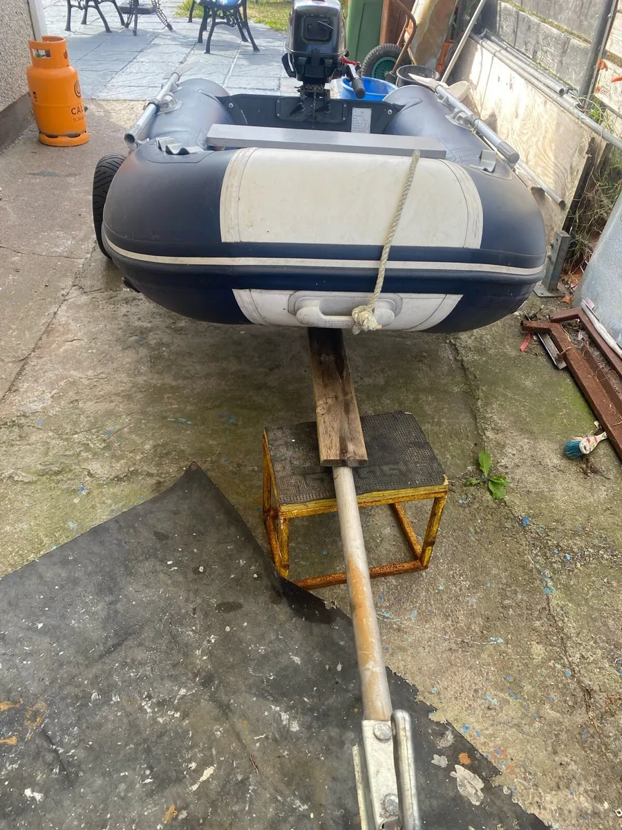 2.7 metre inflatable with launching trolley - Image 4