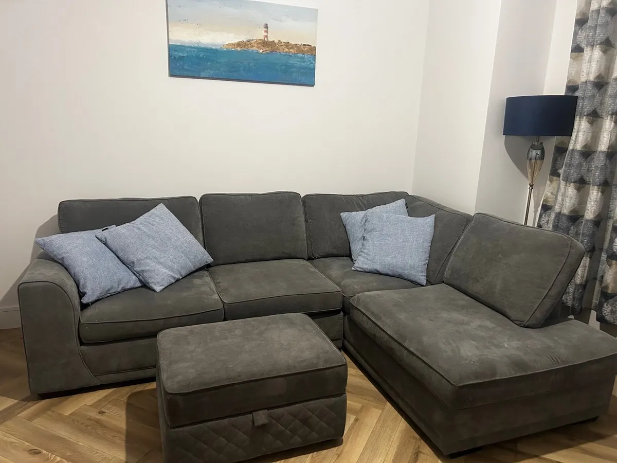 Corner sofa - Image 1