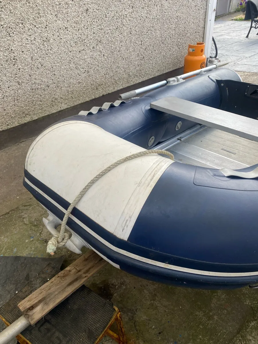 2.7 metre inflatable with launching trolley - Image 2